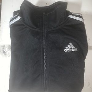 Adidas tracksuit sweatshirt (top only) boys used